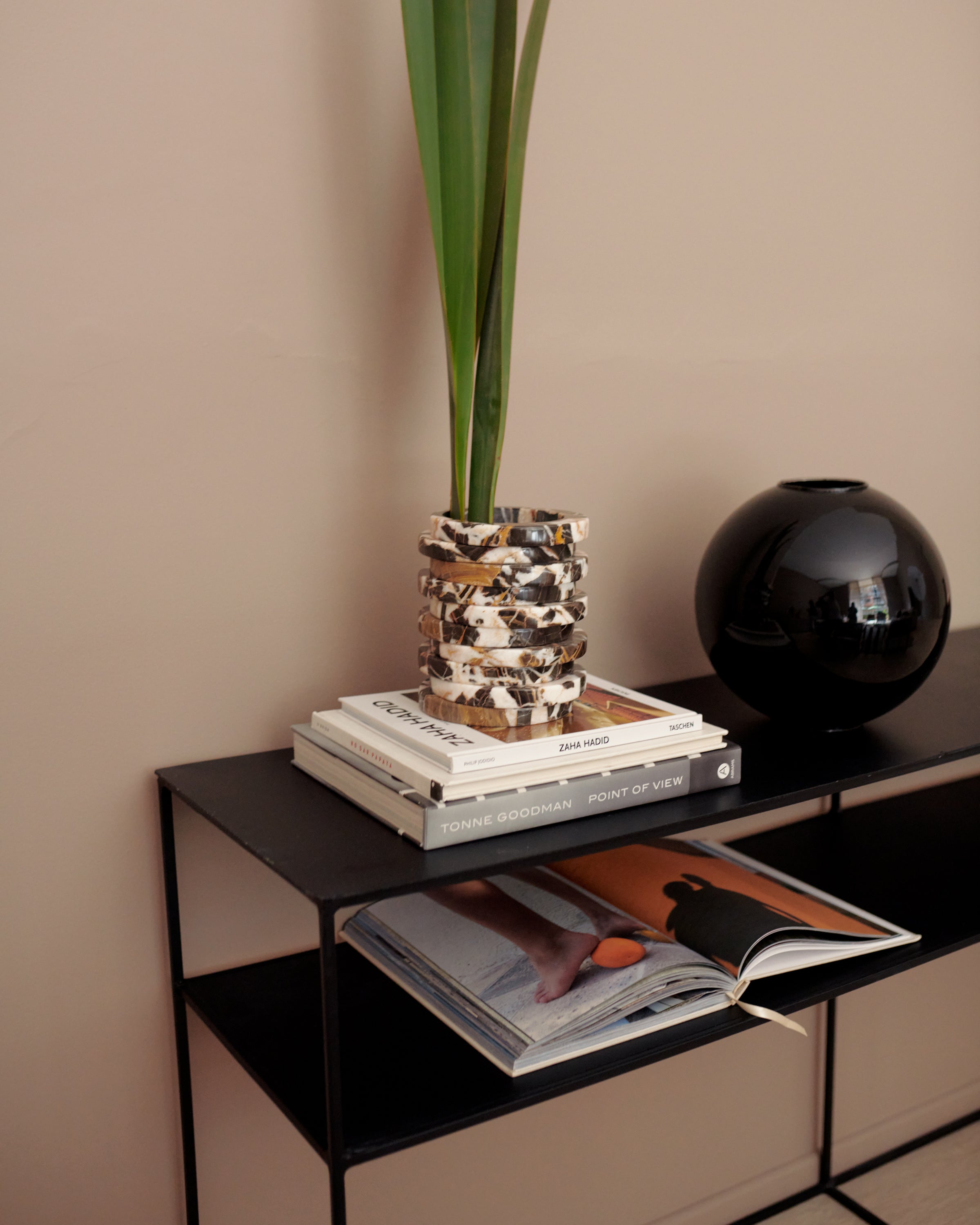 Dislocado Vase